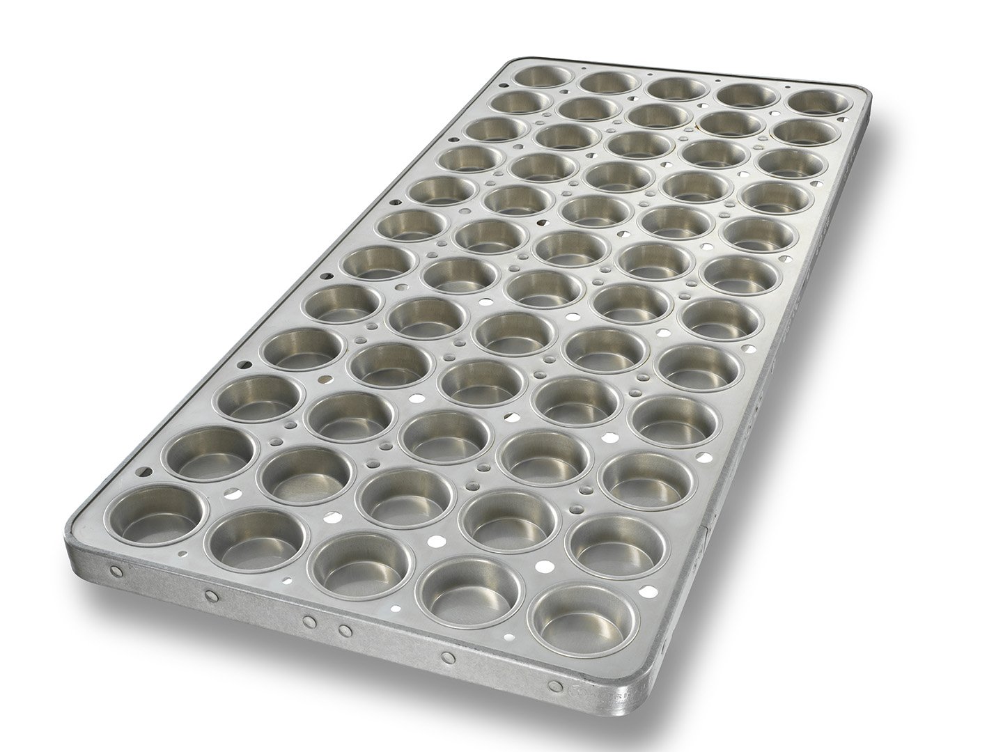 Molde para muffins con tazas cosidas y orificios de drenaje en el panel – AMERICOAT®